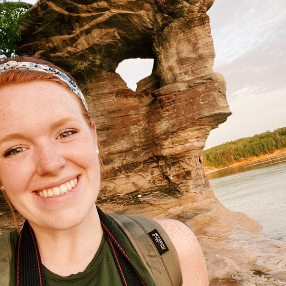 Meet your Posher, Faith - Picture 1 of 1